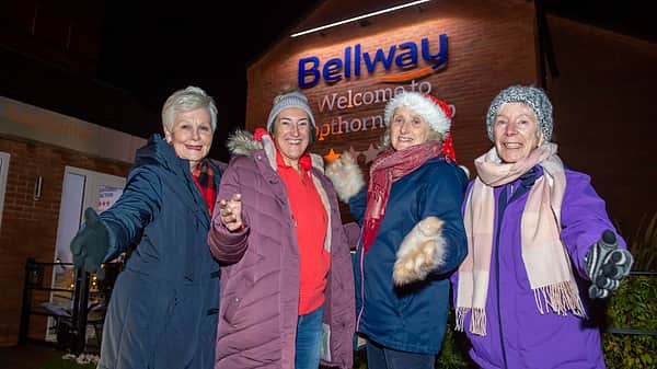 Media 2128 carols on the green