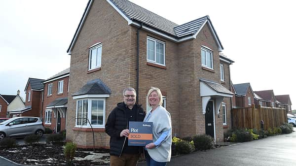 Media 2163 jon and helen marshall