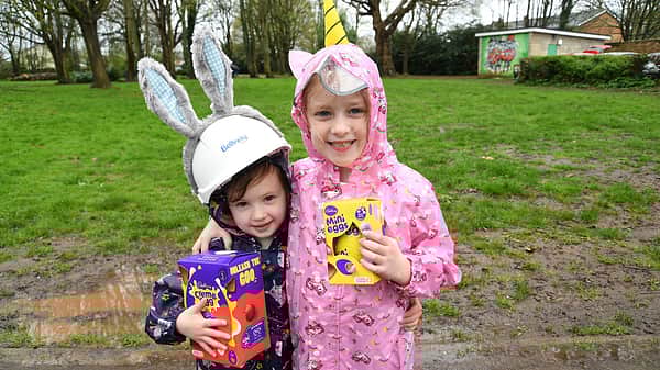 Media 2268 rosie dixon and daisy dixon