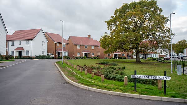 Media 2526 oakley park