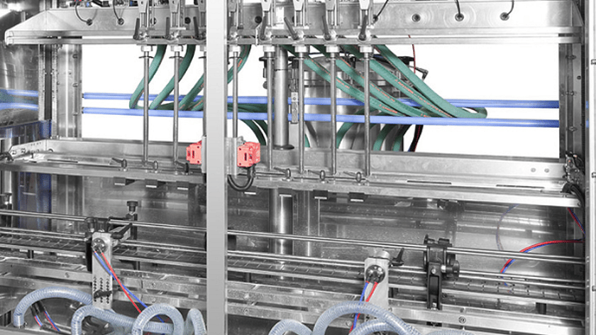 Automatic Flowmeter Filler Front On Right Aligned 600 x 600