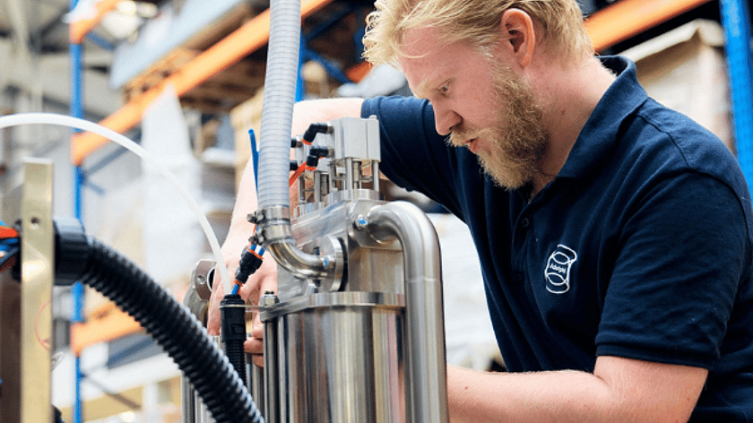 Someone Working On Semi Automatic Volumetric Filling Machine 600 x 600