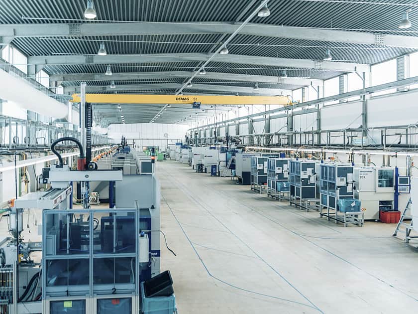 Stella kunststofftechnik production room