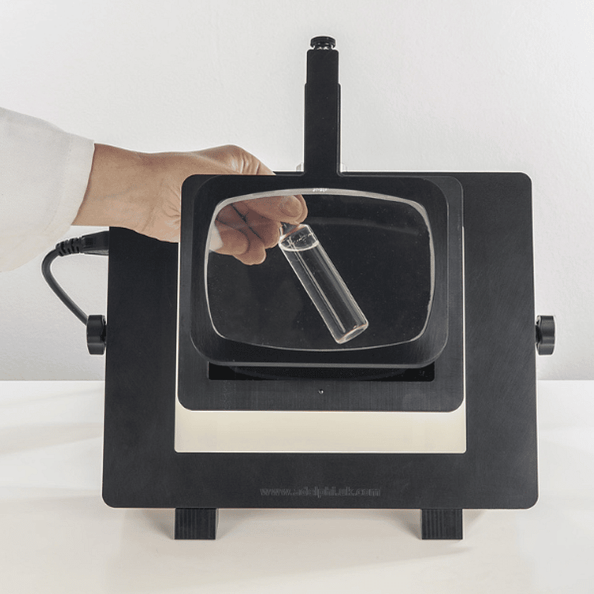 Apollo I Liquid Inspection Unit Front On In Use 600 x 600