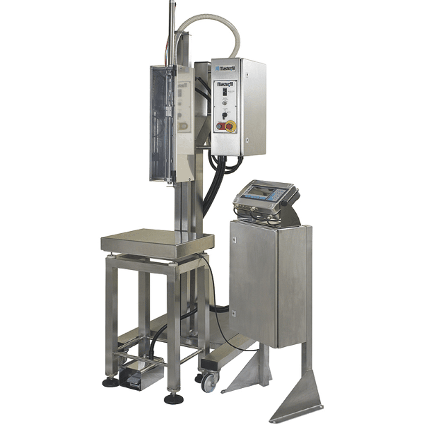 Semi Automatic Flowmeter Filler Front On Right Aligned with Scale 600 x 600