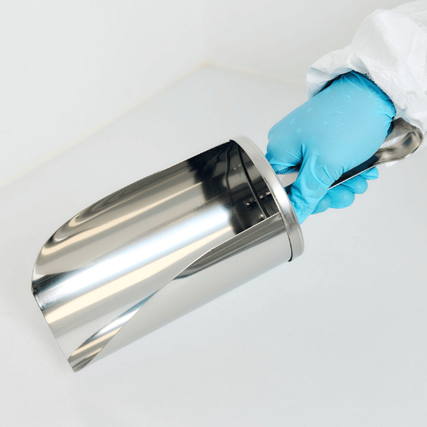 Adelphi Products 0302 Light Duty Scoop In Use 600 x 600