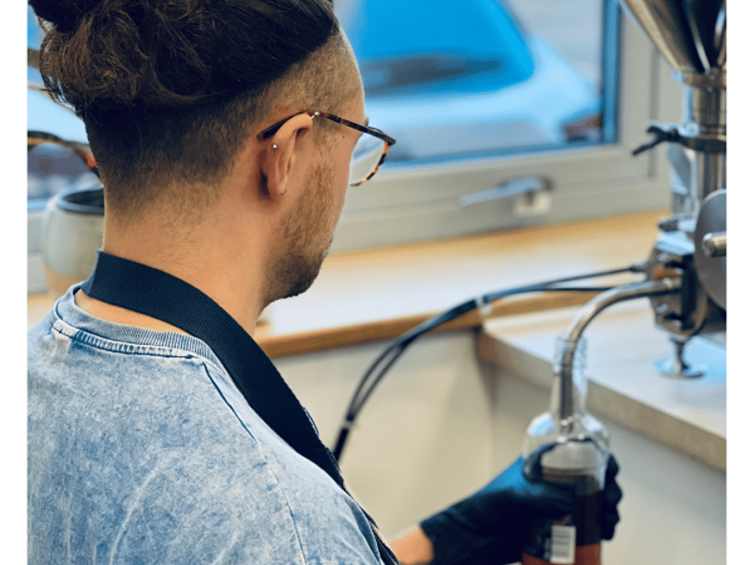 Dos Dont of Distillery Bottle Filling 600x750